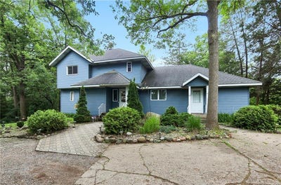 /international/us/32467-county-road-1-saint-cloud-mn-110100946883/