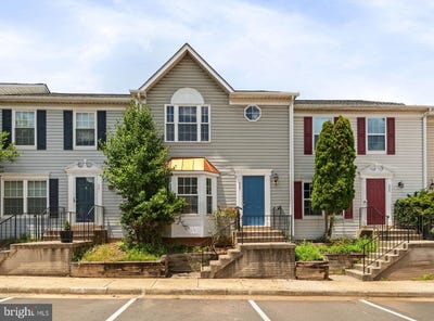 /international/us/305-moseby-court-manassas-park-va-110101215676/