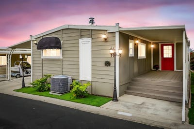 /international/us/1815-sweetwater-rd-unit-spc-121-spring-valley-ca-110100821337/