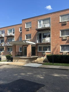 /international/us/8541-lotus-avenue-skokie-il-110120109712/