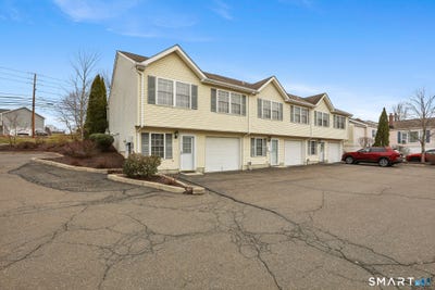 /international/us/56-pembroke-road-danbury-ct-110106764141/