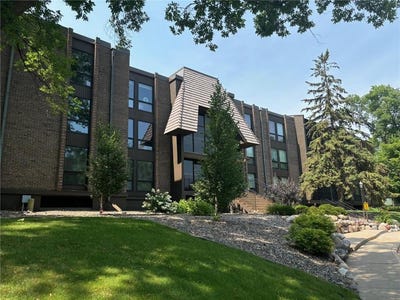 /international/us/6075-lincoln-drive-edina-mn-110106763222/