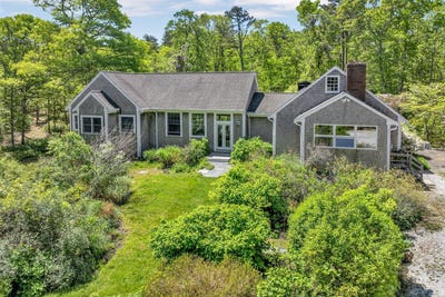 /international/us/988-crowells-bog-road-brewster-ma-110108547789/