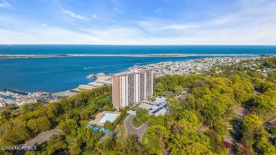 /international/us/1-scenic-drive-highlands-nj-110107810653/
