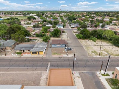 /international/us/402-n-grant-street-roma-tx-110107227406/