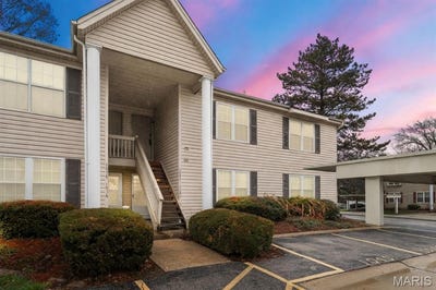 /international/us/1042-sugar-creek-court-st-peters-mo-110106339605/