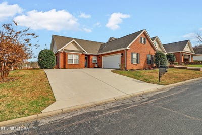 /international/us/7038-winter-oaks-way-knoxville-tn-110103675173/