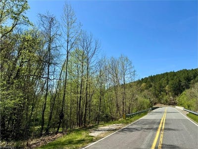 /international/us/3311-nc-highway-66-s-westfield-nc-110107416126/