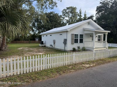 /international/us/435-webster-street-bay-saint-louis-ms-110120921786/