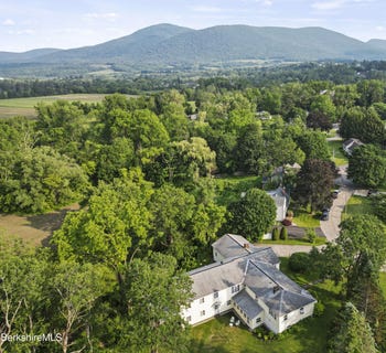 /international/us/108-berkshire-dr-williamstown-ma-110104624047/