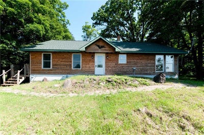 /international/us/2431-10-1-2-street-cumberland-wi-110099906455/