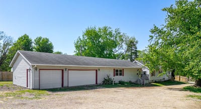/international/us/972-philhower-road-beloit-wi-110108342640/