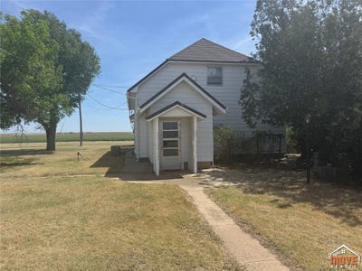 /international/us/8152-j-road-plains-ks-110107693830/