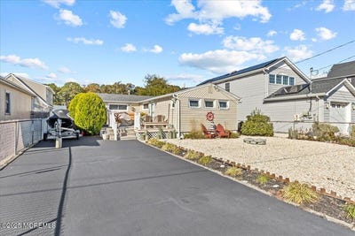 /international/us/4-cedar-crest-drive-toms-river-nj-110101714247/