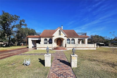 /international/us/511-e-farrar-street-groesbeck-tx-110104149572/