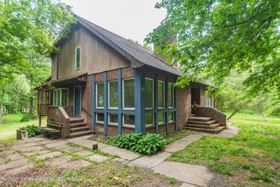 /international/us/573-plutarch-road-highland-ny-110108339265/