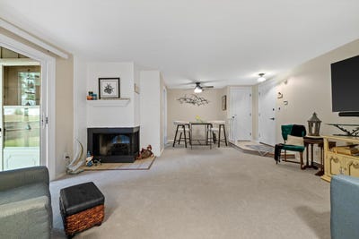 /international/us/950-woodridge-ct-lake-geneva-wi-110108907183/