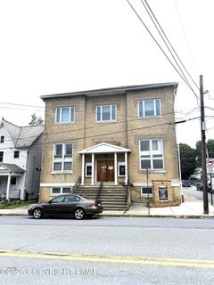 /international/us/301-w-main-street-pen-argyl-pa-110101243537/