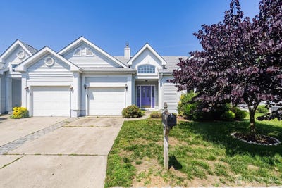 /international/us/17-severn-way-monroe-nj-110100503820/
