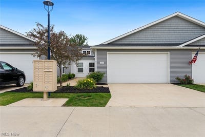 /international/us/124-acorn-lane-elyria-oh-110109155532/