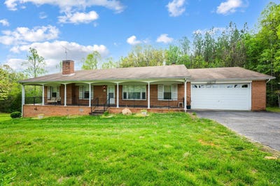 /international/us/2809-hillcroft-road-charlotte-court-house-va-110107435181/