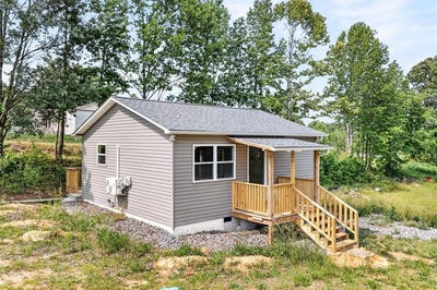 /international/us/244-county-farm-cookeville-tn-110108224392/