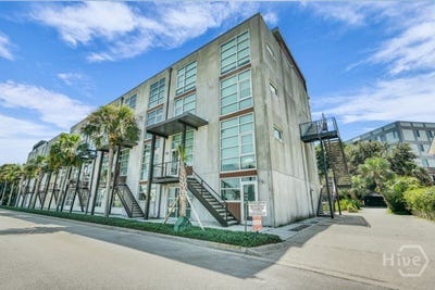 /international/us/555-berrien-street-c-savannah-ga-110108960685/