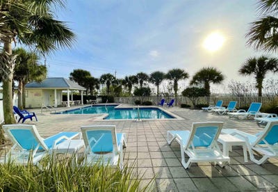 /international/us/8436-gulf-blvd-navarre-fl-110109215651/
