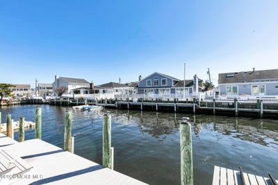 /international/us/327-tide-pond-road-mantoloking-nj-110106380436/