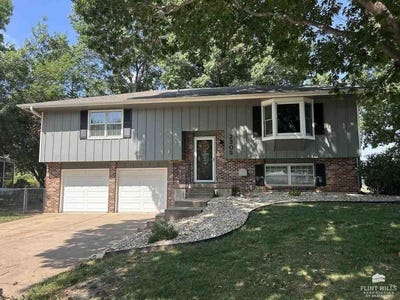 /international/us/2305-terry-way-manhattan-ks-110100940078/
