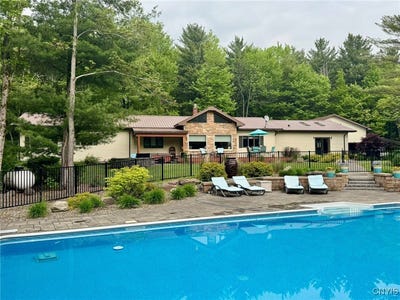 /international/us/255-county-road-31-north-norwich-ny-110100072509/