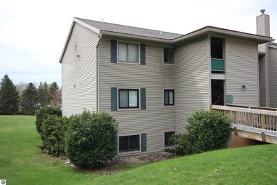 /international/us/2697-green-meadows-traverse-city-mi-110107668742/