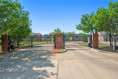/international/us/1001-krenek-tap-college-station-tx-110120146671/