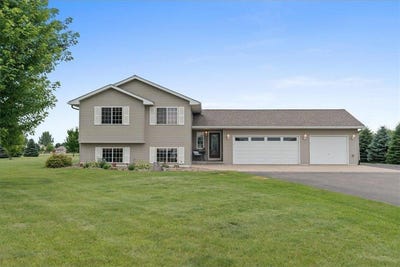 /international/us/1107-148th-avenue-new-richmond-wi-110100834807/