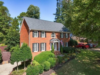 /international/us/129-n-lakeside-drive-nw-kennesaw-ga-110120460836/