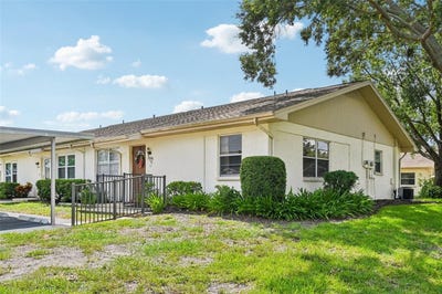 /international/us/2208-grenadier-drive-sun-city-center-fl-110101116628/
