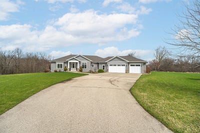 /international/us/w3869-garden-drive-eden-wi-110107476842/
