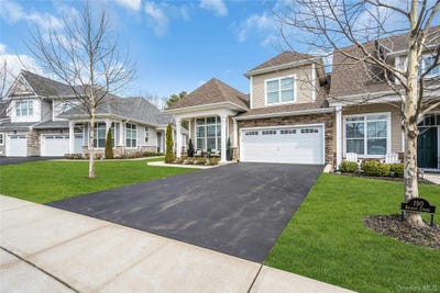 /international/us/191-belmont-circle-yaphank-ny-110106920096/