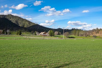 /international/us/1820-w-moffett-creek-rd-fort-jones-ca-110083513313/