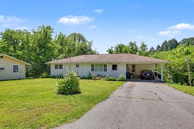/international/us/63-fort-butler-st-murphy-nc-110108119195/