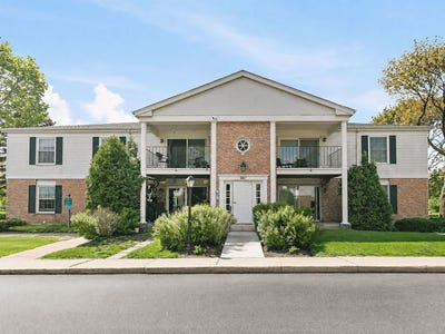 /international/us/987-golf-course-road-crystal-lake-il-110107747800/