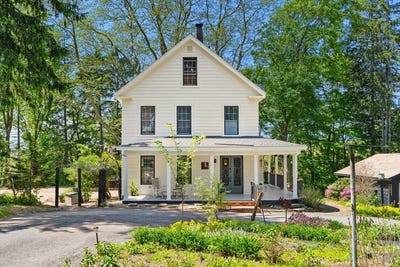 /international/us/97-king-street-groveland-ma-110108443428/