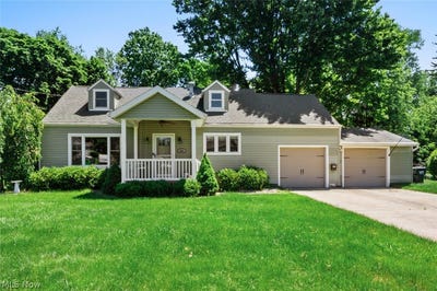 /international/us/243-9th-street-ne-barberton-oh-110108379150/