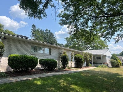 /international/us/2803-somerset-avenue-windber-pa-110093693083/