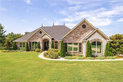 /international/us/8501-howard-hill-rd-fort-smith-ar-110101218051/