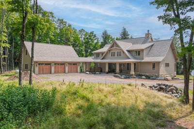 /international/us/18751-big-lake-rd-watersmeet-mi-110108658880/