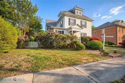 /international/us/210-watling-street-urbanna-va-110108153664/