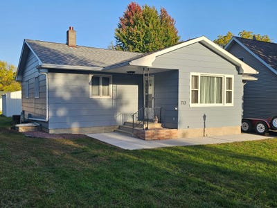 /international/us/713-s-elm-street-lamberton-mn-110120415162/
