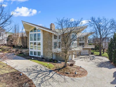 /international/us/1916-midwest-club-parkway-oak-brook-il-110106802156/