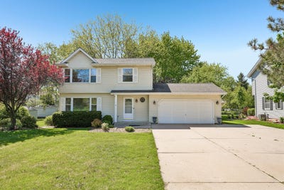 /international/us/4202-lake-st-burlington-wi-110107996912/